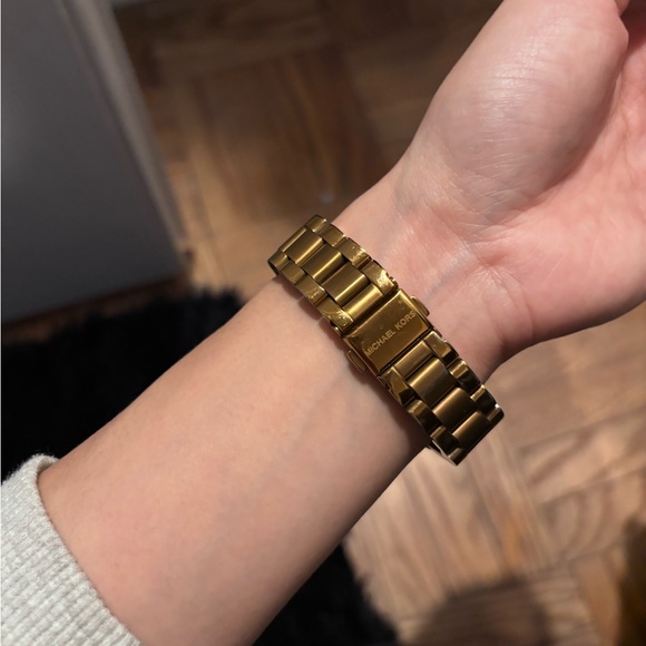 Michael Kors Rose Gold tone runway watch - Picture 3 of 5